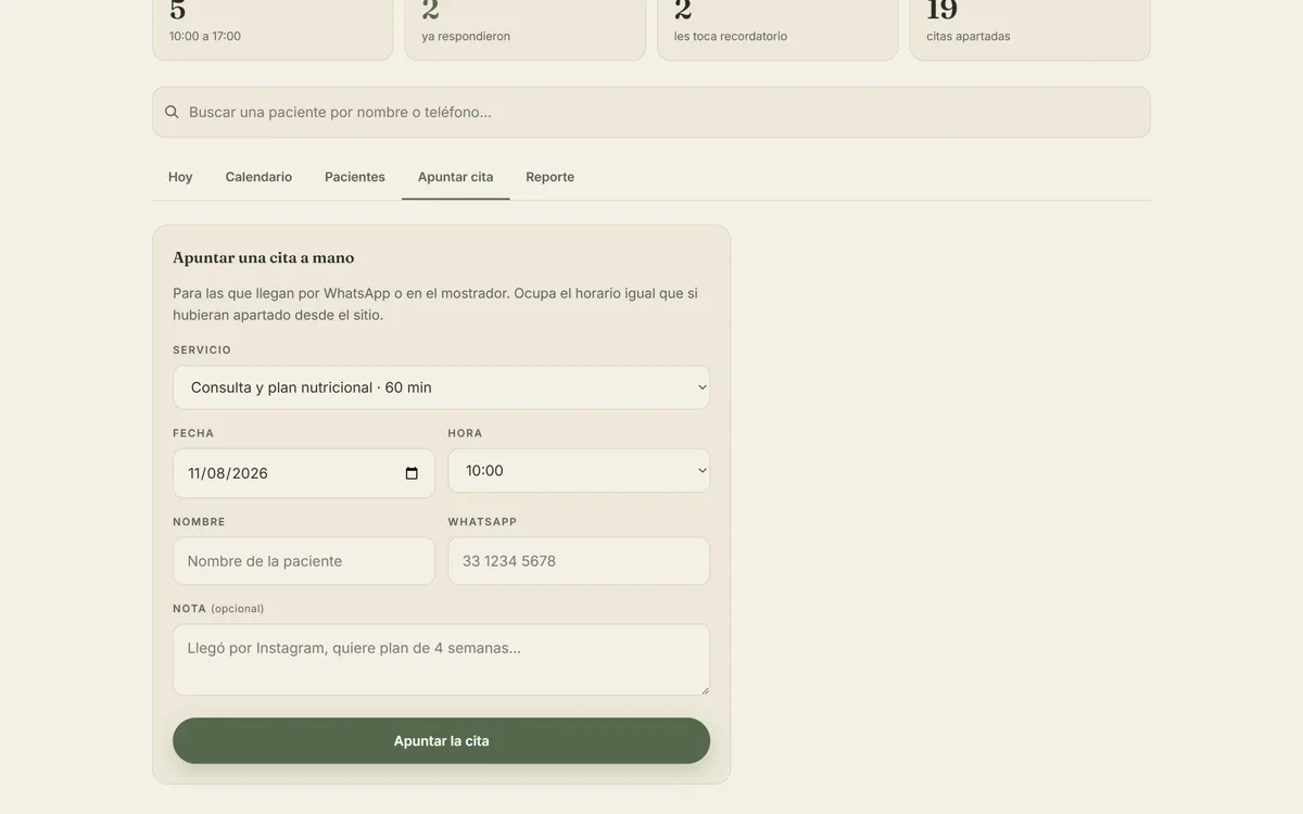 Pestaña Apuntar cita: el formulario para agendar a mano a quien llega por WhatsApp o al mostrador.